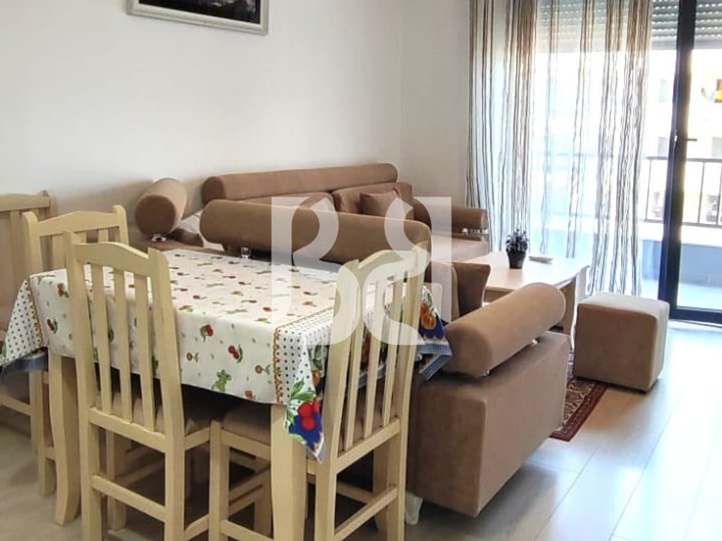 APARTAMENT ME QERA 3+1+PARKIM+BALLKON NE KINOSTUDIO