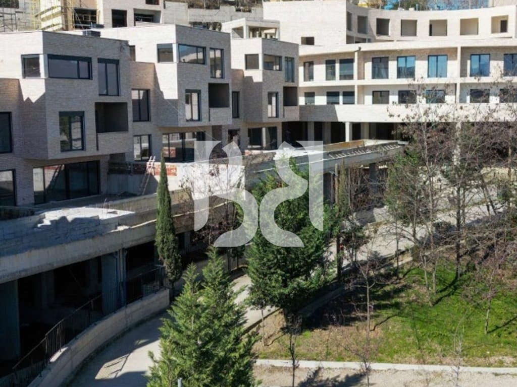 VILË LUKSOZE ME PISHINË PRIVATE & VERANDË PANORAMIKE – JETESË ELITARE NË PRIVATËSI TOTALE 2