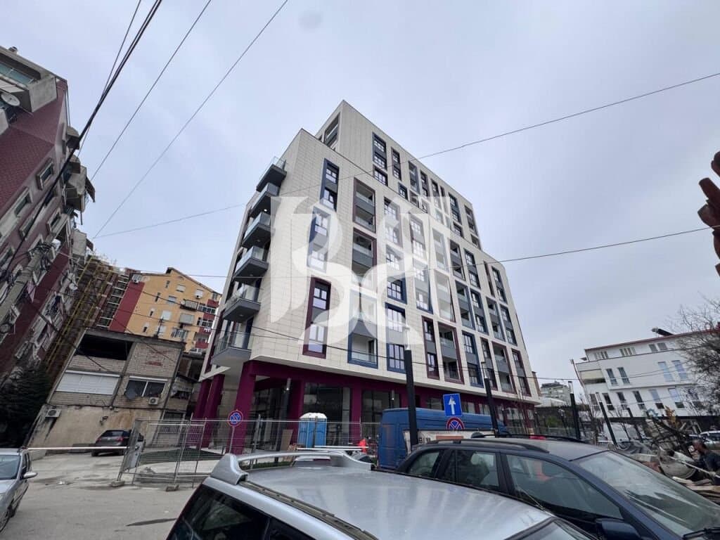 AMBIENT/NJES NE SHITJE NE KOMUNEN E PARISIT,TIRANE * 4
