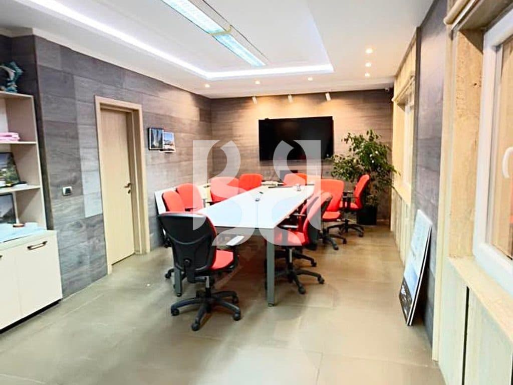 Zyrë Rooftop 350 m² me Qira te Kika 1 | Komuna e Parisit 4