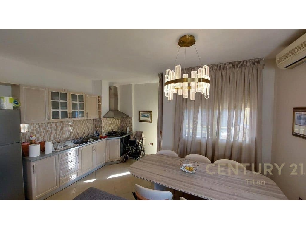 Shitet apartament 2+1 te Mali i Robit 2