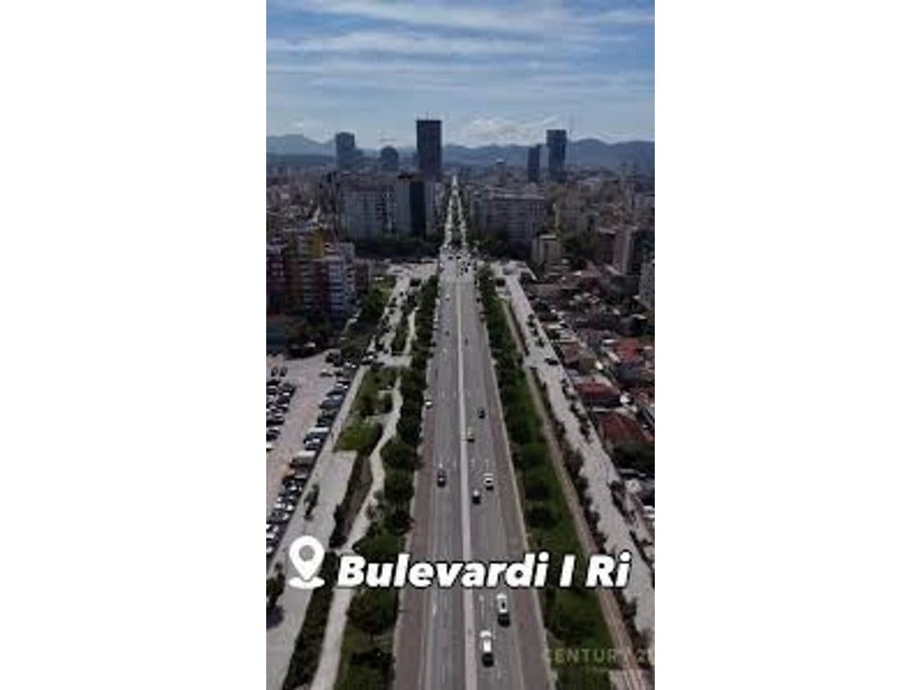 Jepet me qira ambjent komercial, prane Bulevardit te Ri, 15 Euro/m2! 1