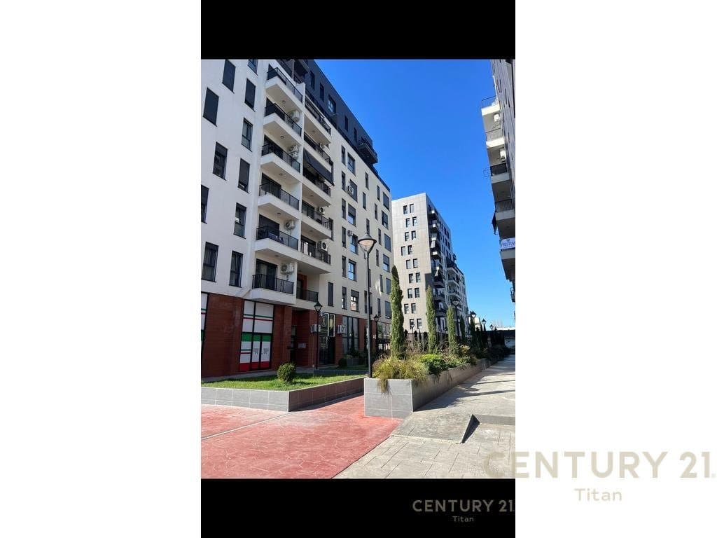 Ambient Komercial per qira buze rruge kryesore te “Trio Tower Residence” ne Don Bosko.