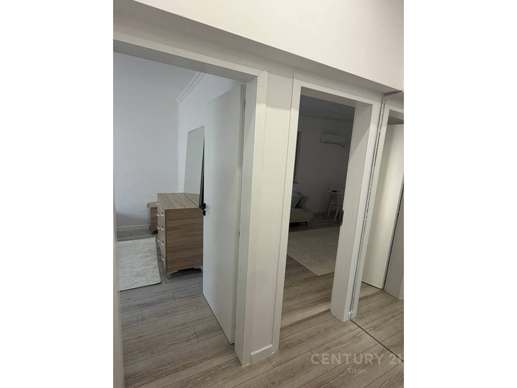 Apartament 1+1 me qera ne kryqezim te 21 Dhjetori❗️ 3