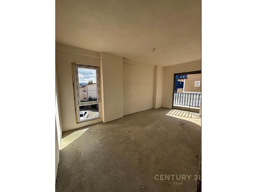 Shitet Apartament 2+1 ne Paskuqan