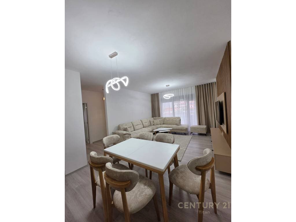Jepet me qira apartament 2+1+2 ne Kompleksin Paralel Living!