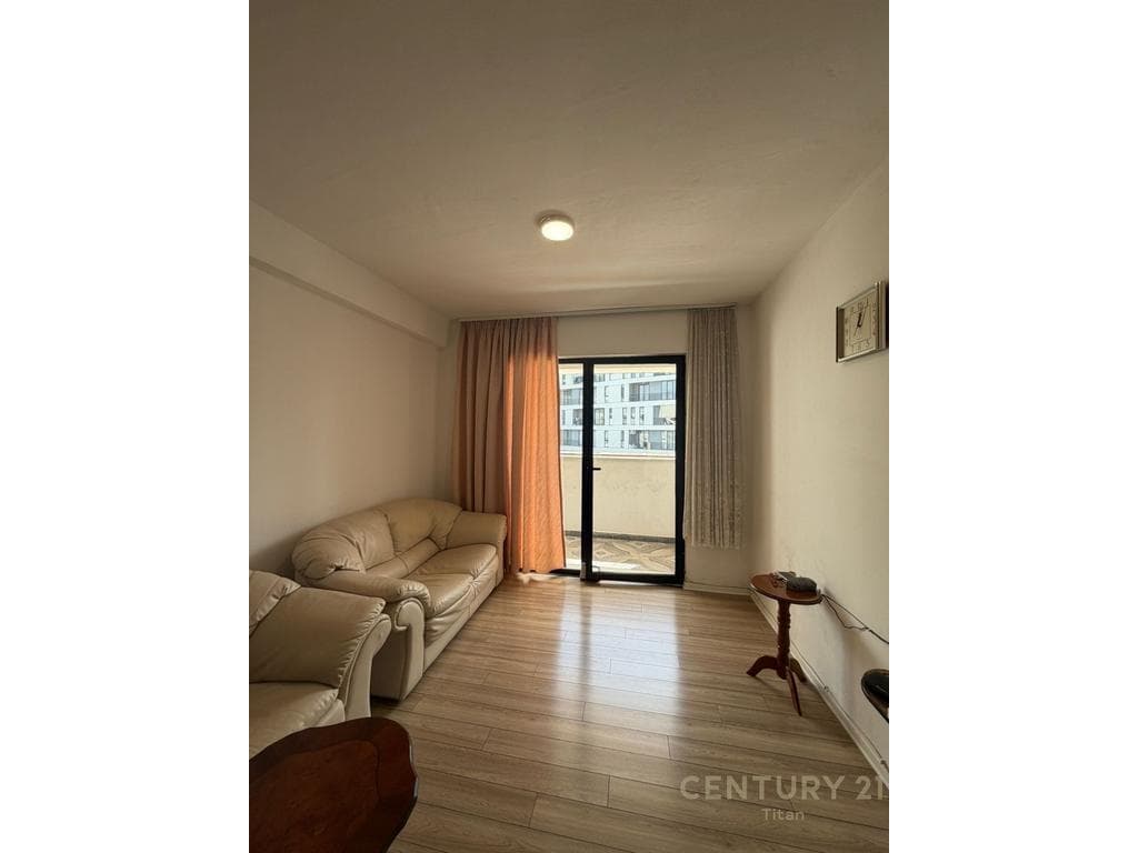Shitet apartament 2+1 tek 5 Maji 2