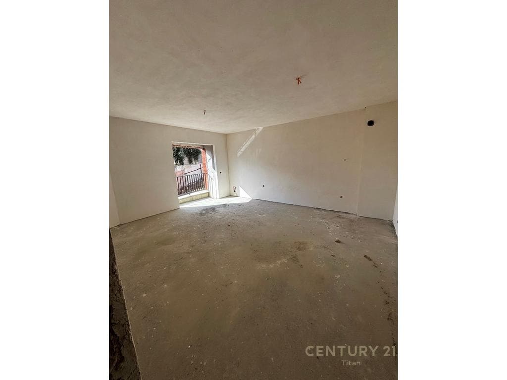Shitet Apartament 2+1 ne Paskuqan 3