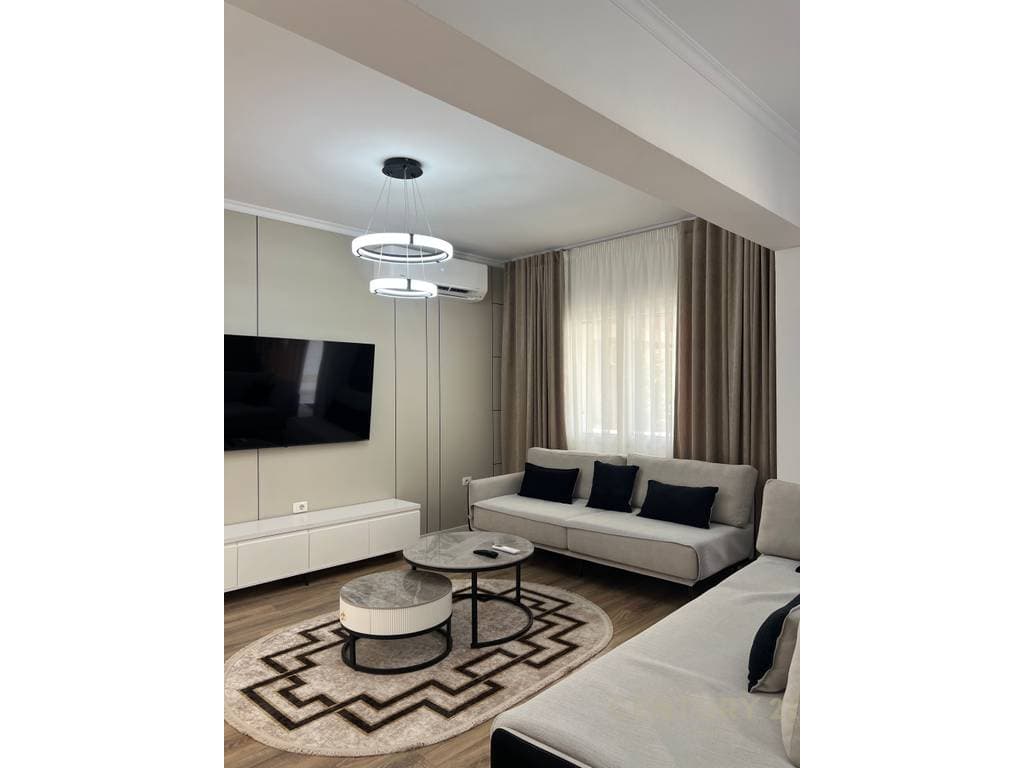 Apartament 2+1 + parkim per qira ne nje vile private ne Don Bosko. 2