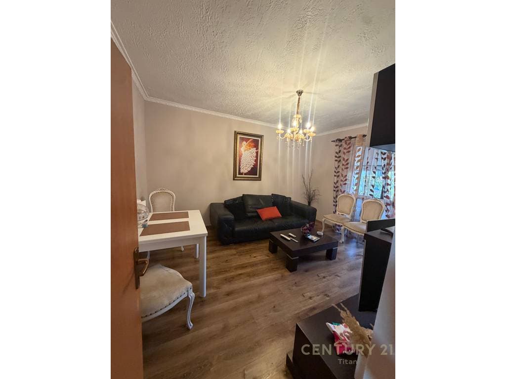 Shitet Apartament 2+1+2 ballkone te 21 Dhjetori
