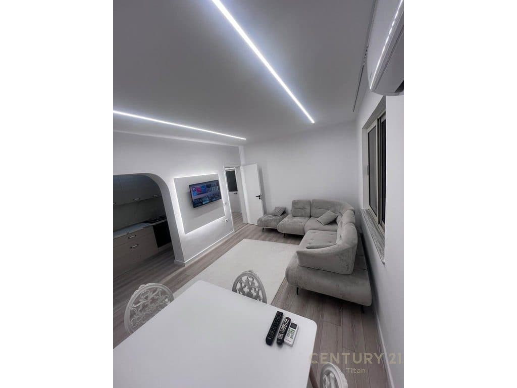 Apartament 1+1 me qera ne kryqezim te 21 Dhjetori❗️