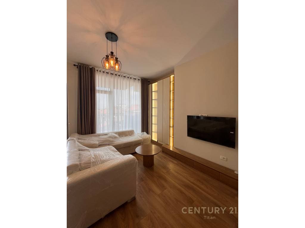 Jepet me qira apartament i ri 2+1+1 tualet+2 ballkone, ne rrugen Siri Kodra, prane Hotel Meridian