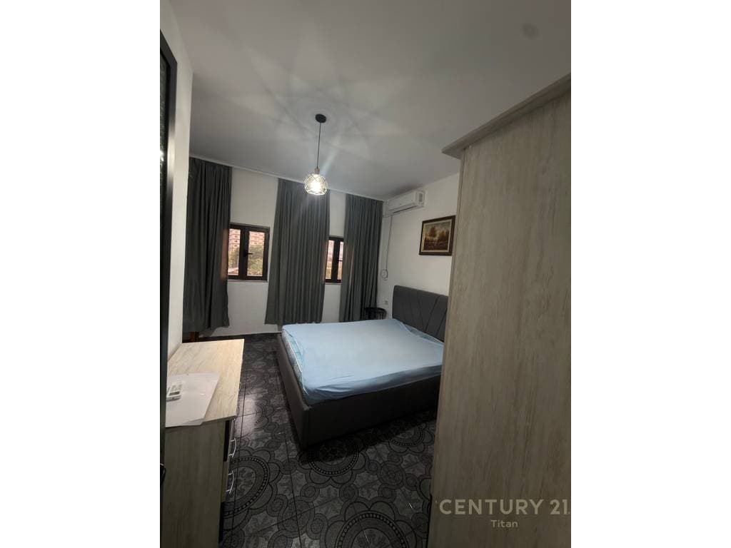 Apartament me qera 2+1+2 ne Don Bosko prane kishes kati 1 i nje vile buze rruge 2