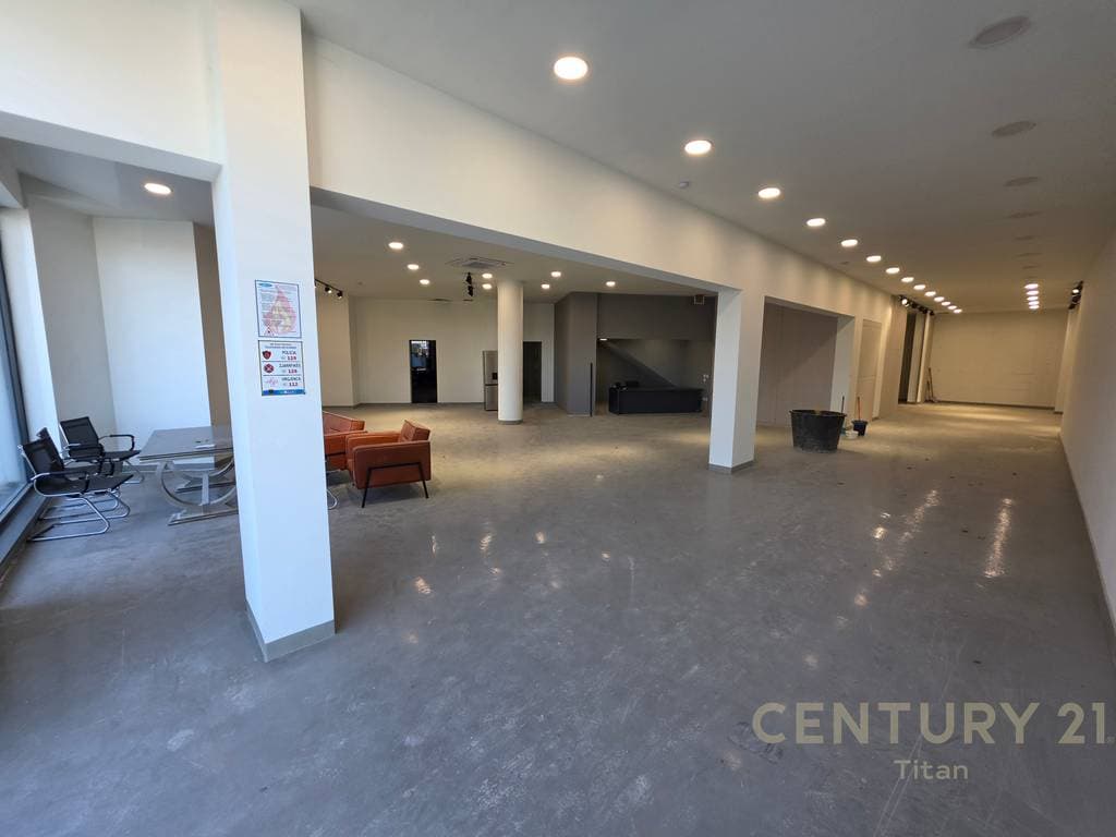 Jepet ambient komercial me qera 1