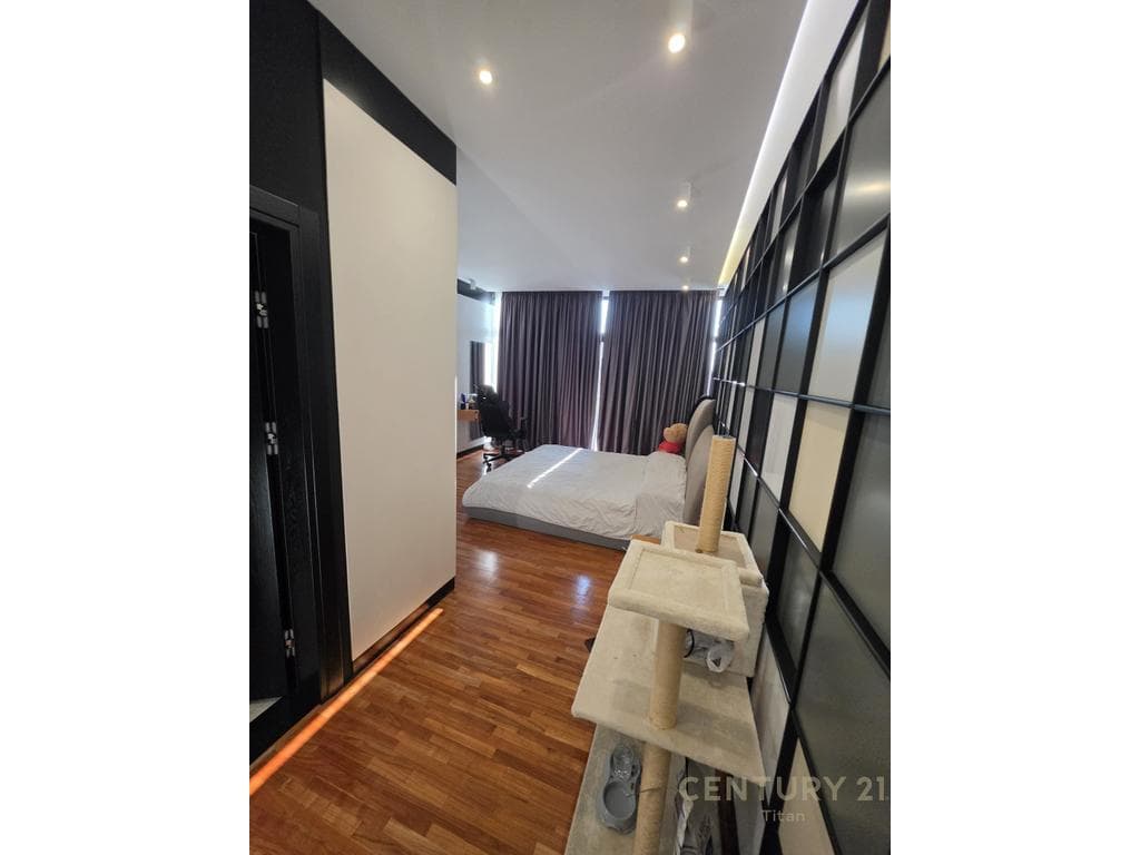 SHITET PENTHOUSE UNIK ME VERANDE ME PAMJE PANORAMIKE 360° NE DURRES 4