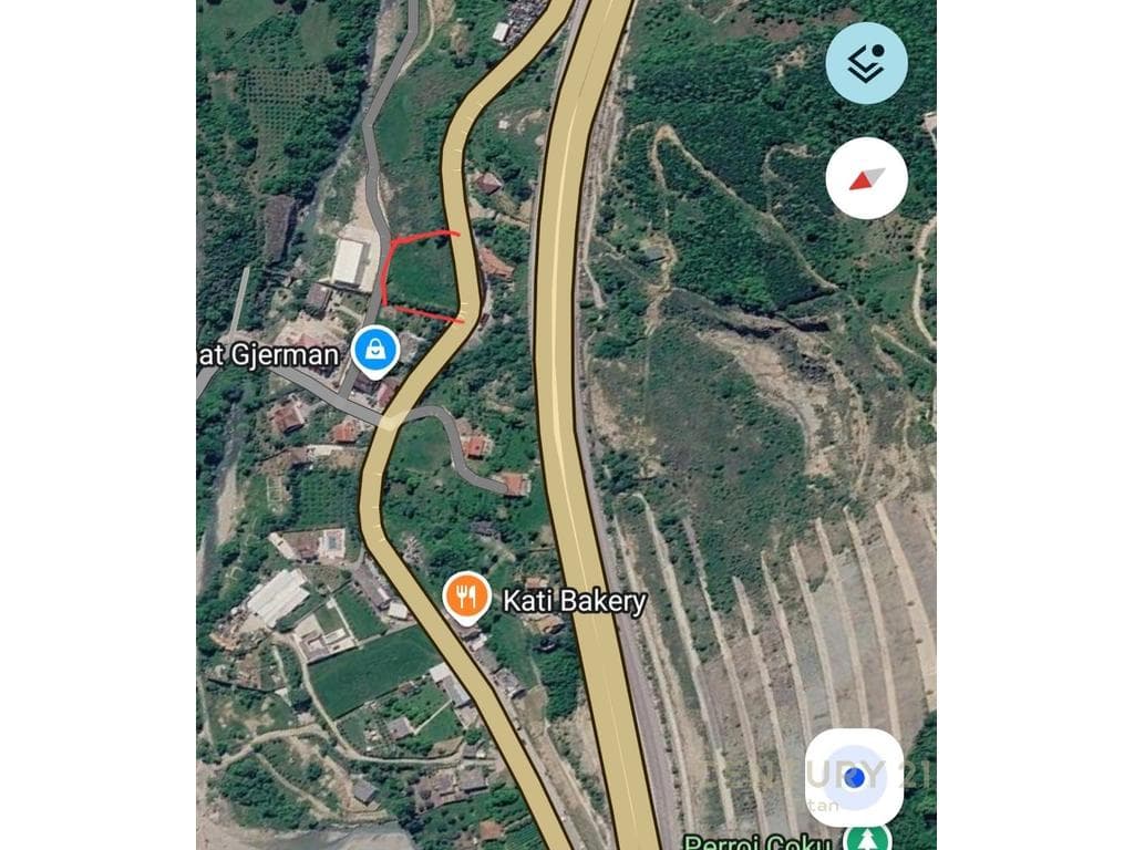 Shitet tokë për kapanon buzë rruge në Ibë