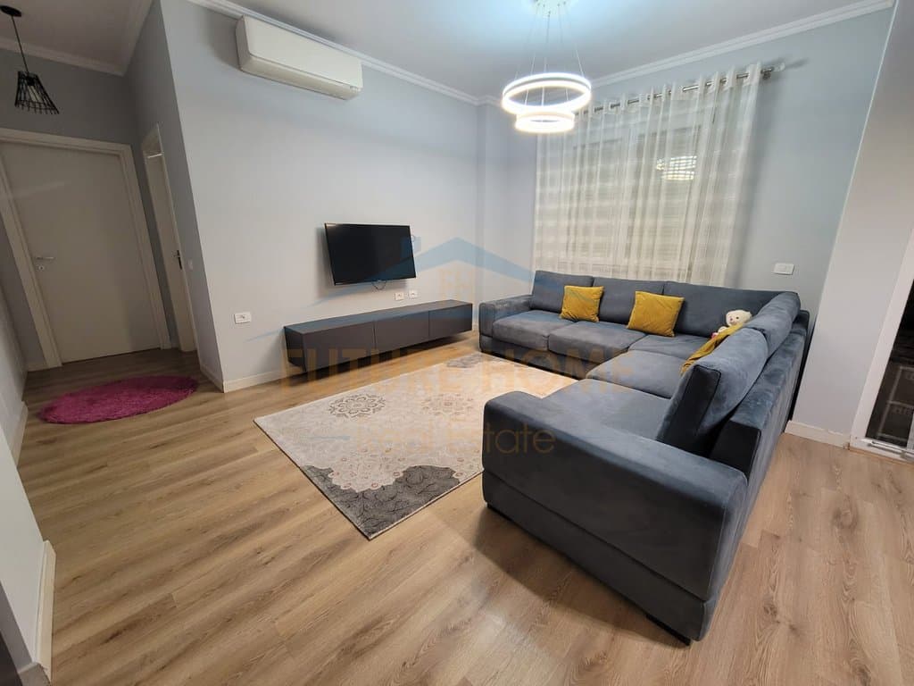 Qera, Apartament 2+1+2, Rruga 5 Maji, Tiranë 2