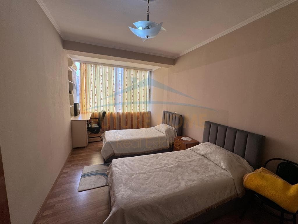 Shitet, Apartament 3+1+2, Unaza e Re