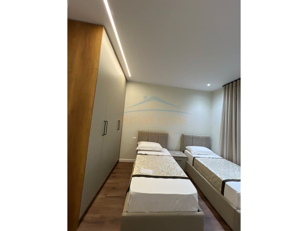 Qera, Apartament 2+1+2 Poste parkimi, Bulevardi Bajram Curri, Tirane 4
