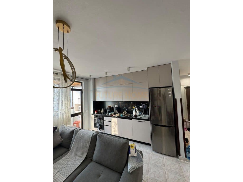 Shitet, Apartament 2+1, Ish-Fusha e Aviacionit 2