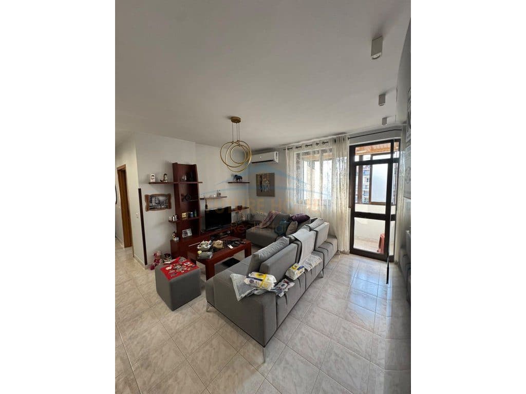 Shitet, Apartament 2+1, Ish-Fusha e Aviacionit