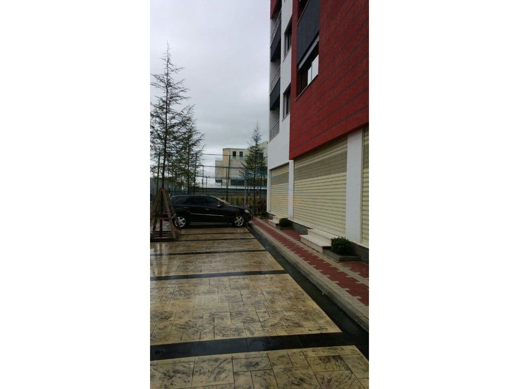 Qera, Ambient Biznesi, Mëzez 3