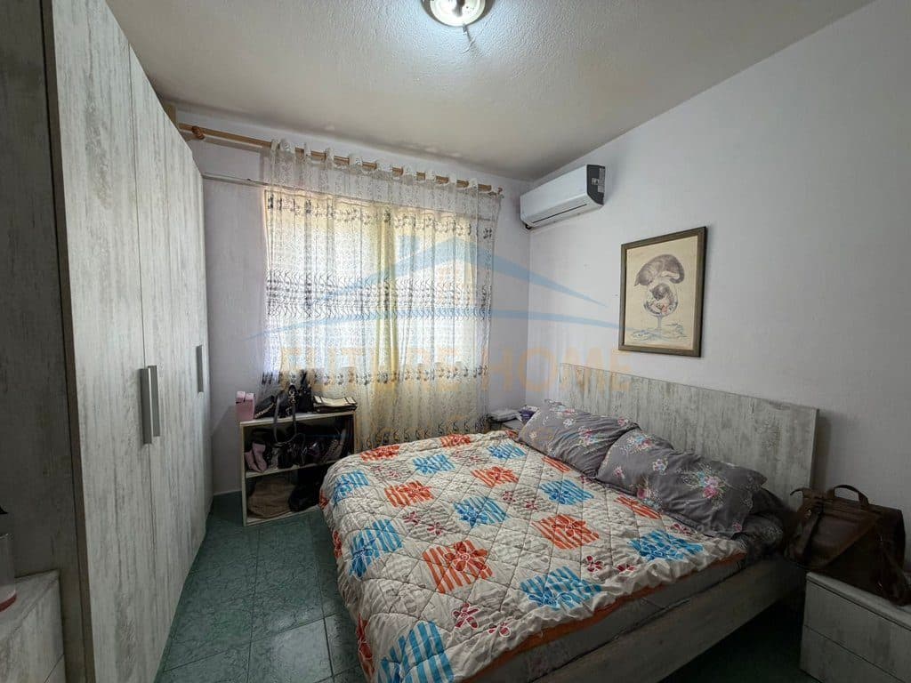 Shitet, Apartament 2+1+ Ambient Biznesi , Rruga Kongresi i Manastirit 4