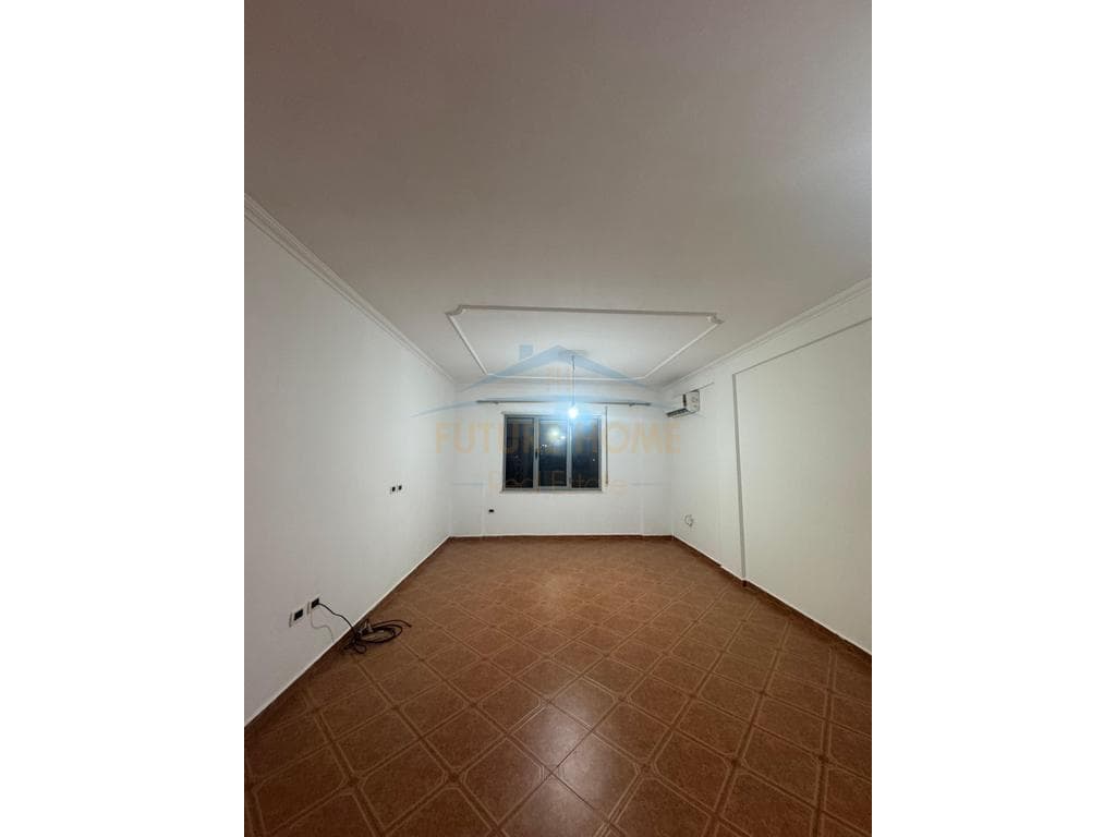 Shitet Apartament 2+1, Misto Mame