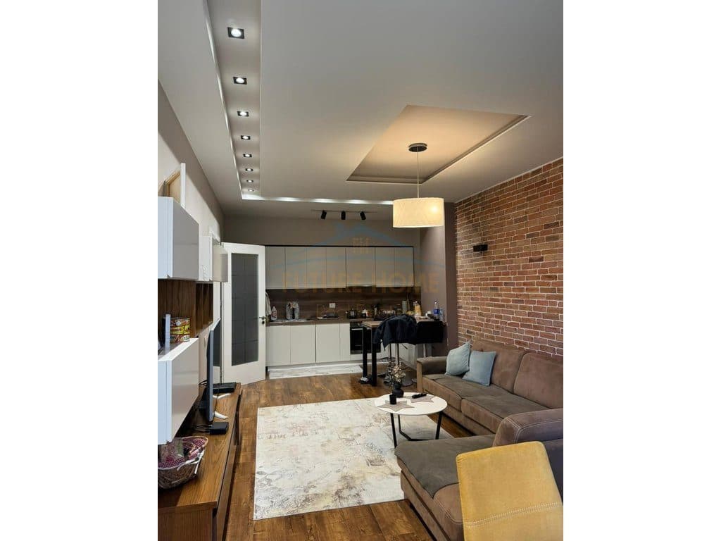 Shitet, Apartament 2+1+2, Unaza e Re 4