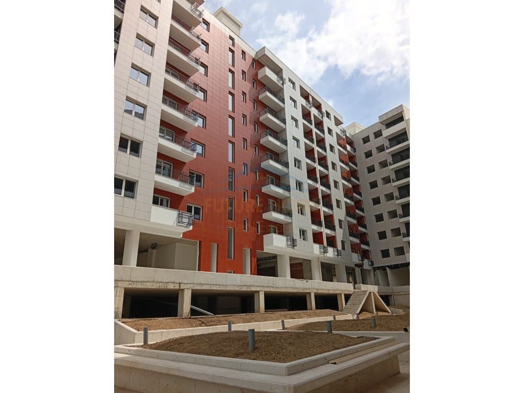 Shitet, Apartament 2+1, Paskuqan