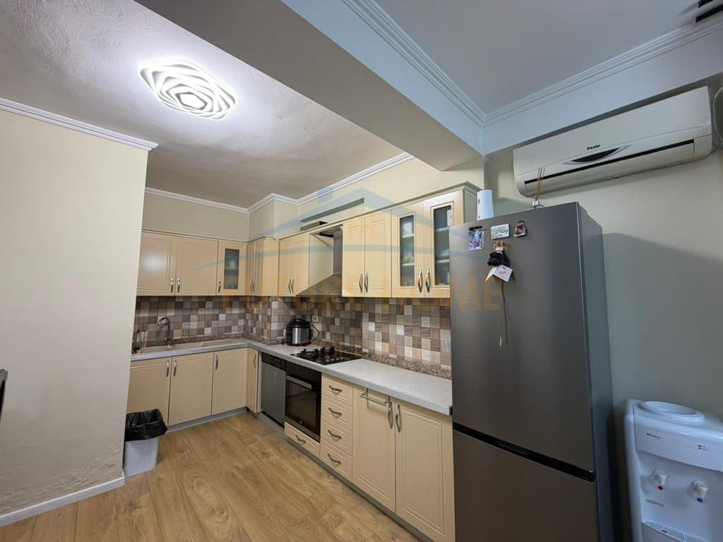 Shitet, Apartament 2+1+2 , Unaza e Re