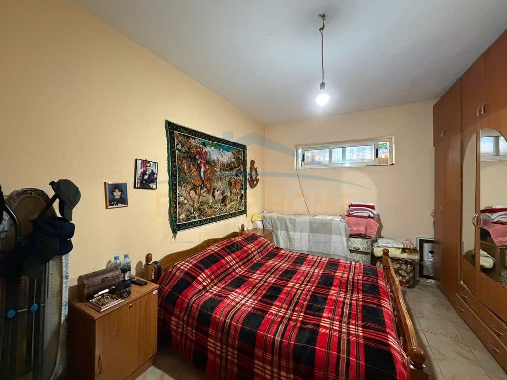 Shitet, Apartament 2+1+ Ambient Biznesi , Rruga Kongresi i Manastirit 3