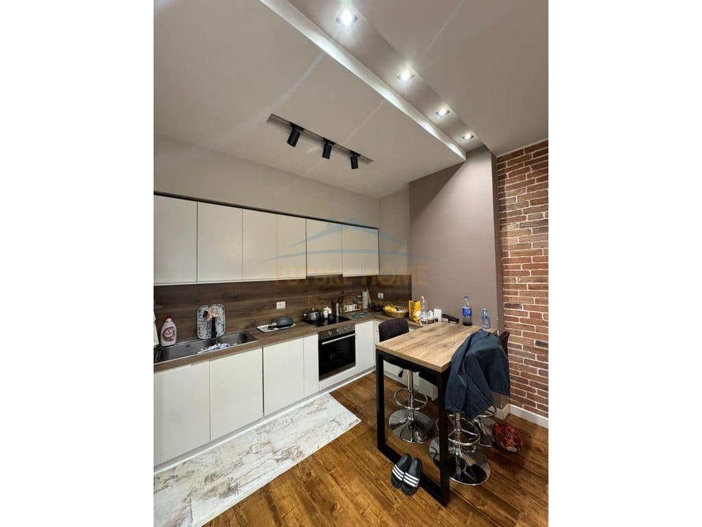 Shitet, Apartament 2+1+2, Unaza e Re 3