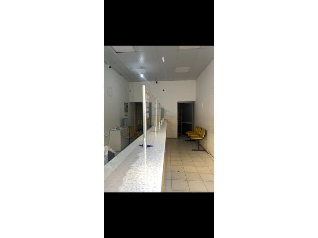 Shitet, Ambient Biznesi, Laprakë, Tiranë 3
