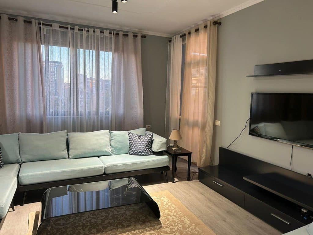 Jepet me qira, Apartament 2+1+2, Shkolla e Baletit, Tiranë.