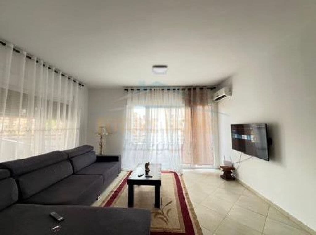 Jepet me qira, Apartament 2+1+2+Veranda, Don Bosko, Tiranë. 3