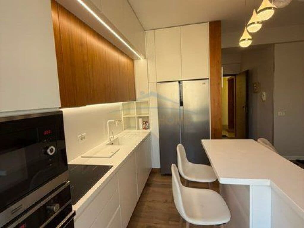 Qira, Apartament 2+1+2, Komuna e Parisit, Kristal Center, Tiranë 3