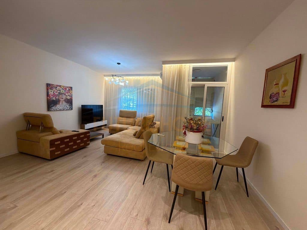Në shitje, Apartament 2+1+2, Komuna Paris 2