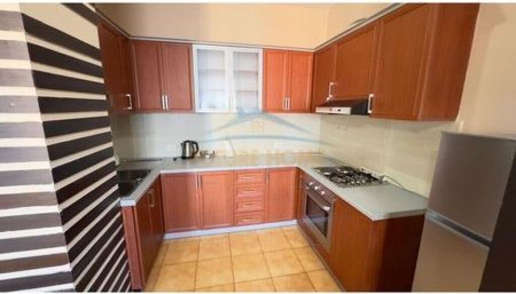 Në shitje, Apartament 1+1, Rruga Barrikadave, Tiranë 4