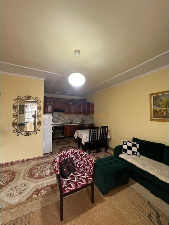 Në shitje, Apartament 2+1, Rruga "Kongresi Manastirit", Tiranë. 2
