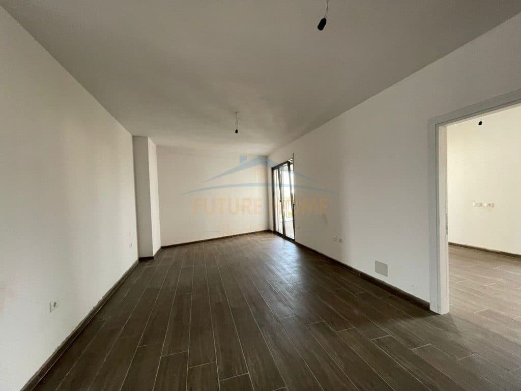 Qira, Apartament 2+1+2, Kompleksi Ndregjoni, Tiranë
