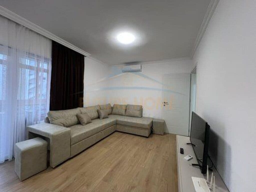 Jepet me qira, Apartament 2+1, Pazari i Ri, Tiranë. 2