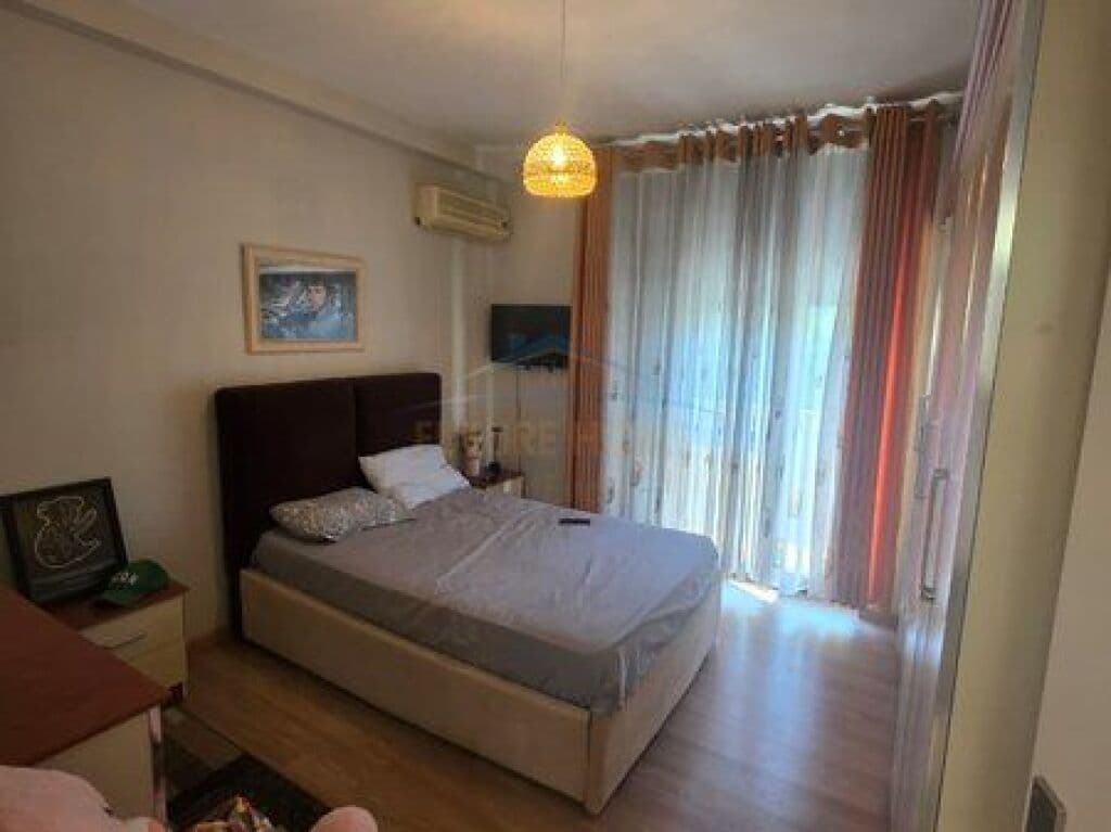 Qira, Apartament 3+1+2, Ferit Xhajko, Tiranë. 4