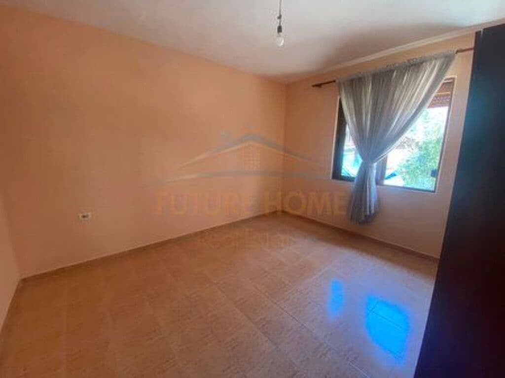 Jepet me qira, Apartament 1+1, Pazari i Ri, Tiranë.