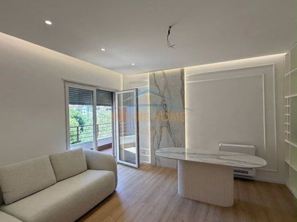 Në shitje, Apartament 2+1+2, Liqeni i Thatë, Tiranë.