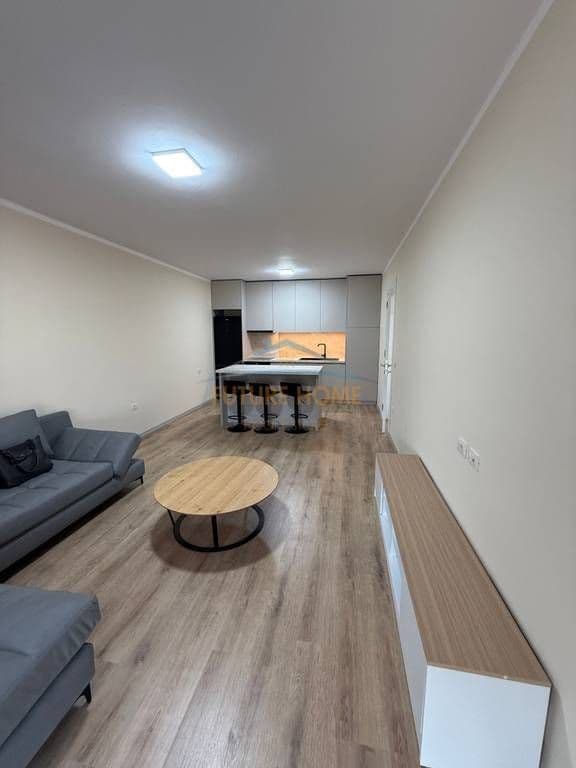 Qira, Apartament 2+1+2 +Depo + Vendi i Parkimit, Kombinat, Tiranë. 2