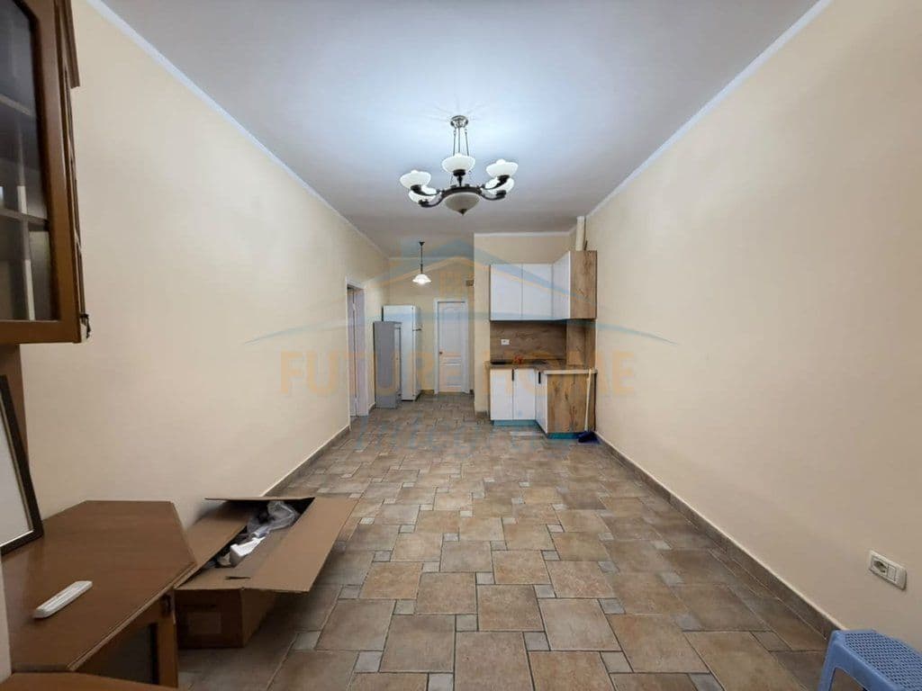 Në shitje, Apartament 1+1, Rruga Bardhyl, Tiranë. 3