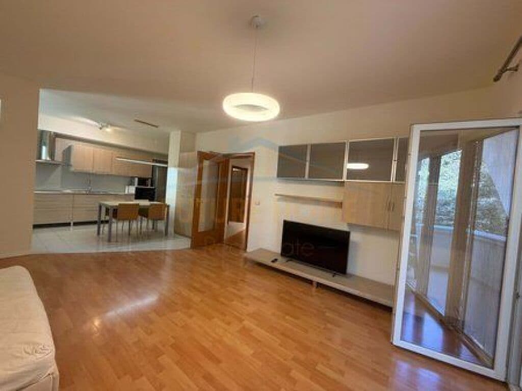 Qira, Apartament 2+1+2, Liceu Artistik 2