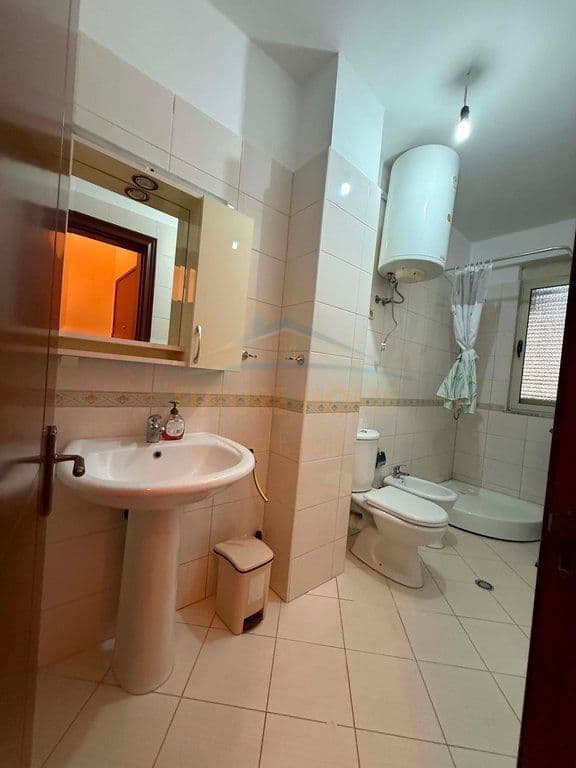 Qira, Apartament 2+1+2, në Unazën e Re, pranë Vilës L 3