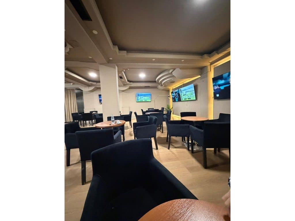 Shitet, Hotel, Misto Mame, Tirane 1